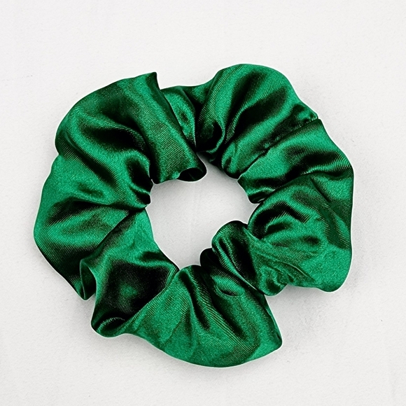 4 FOR $16 🔥 Green Satin Scrunchie Hair Tie - Picture 1 of 5